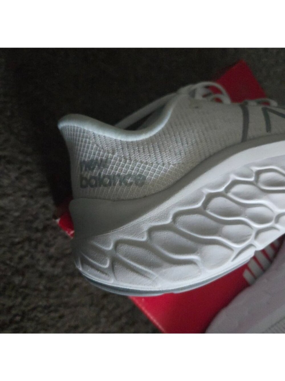 New Balance Women size 11 Fresh Foam Kaiha Rd White and Grey New 1026 - Picture 4 of 8